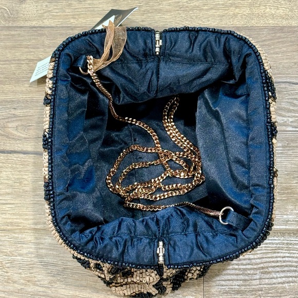 NWT Handcrafted Leopard Beaded Crossbody Clutch - Picture 2 of 2